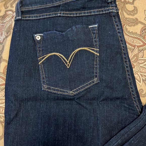 Blue Levi’s Crop Leggings Jeans - Picture 2 of 7